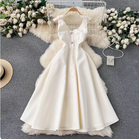 Light luxury celebrity banquet, high-end palace style dress, temperament V-neck waist slimming high-end exquisite dress