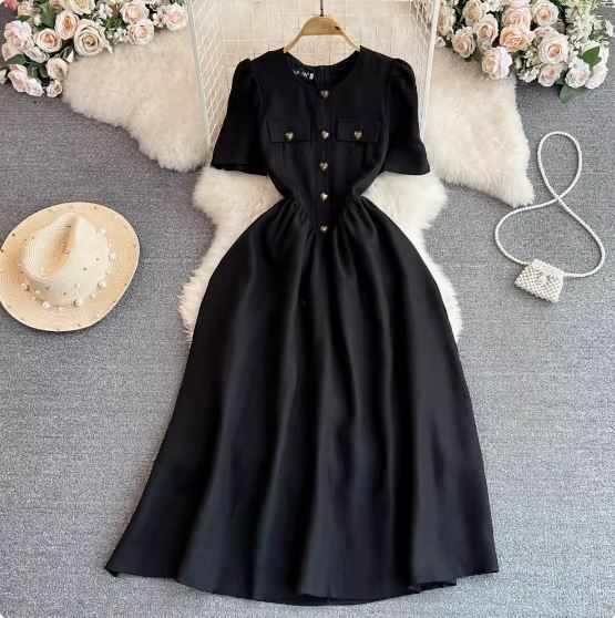 Black Hepburn style long dress Xia Xiaoxiang style retro temperament bubble short sleeve round neck waist slimming A-line dress