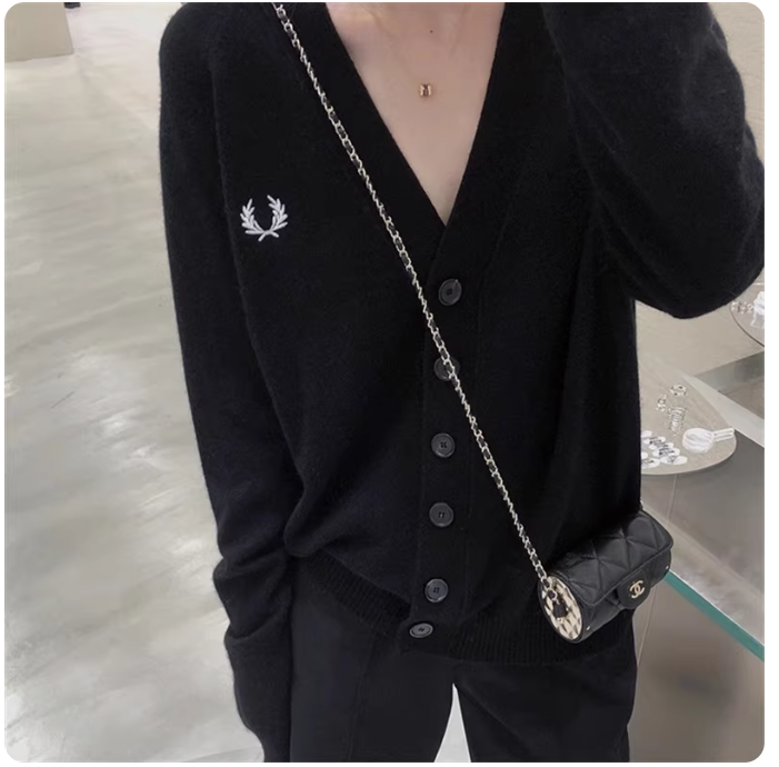 Autumn and winter V-neck black wool knitted cardigan women's loose slim wheat ear embroidered sweater jacket age-reducing outer wear trend
