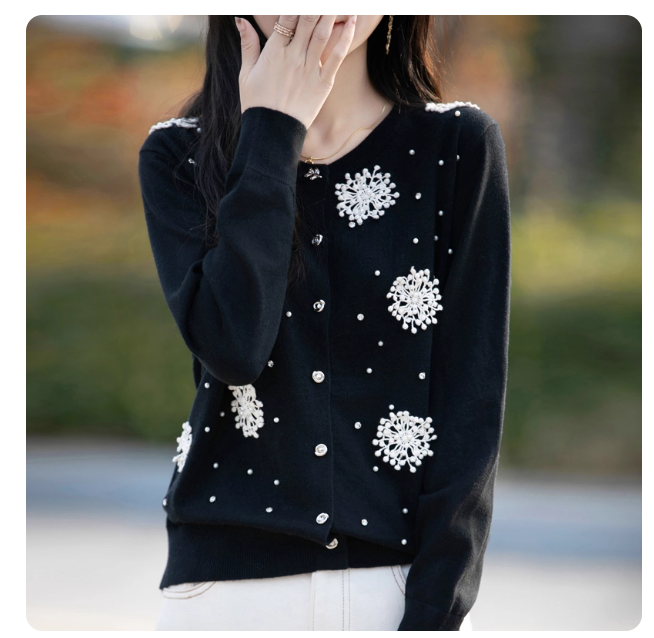 Heavy beaded knitted cardigan women's short jacket 2025 spring new long-sleeved worsted wool outerwear sweater