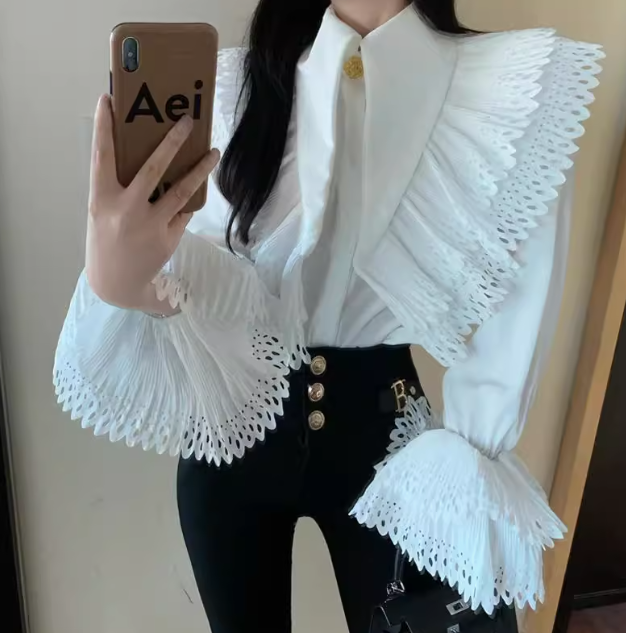 New design for early spring, niche, loose and slim long-sleeved shirt for women, retro lapel, trumpet sleeve shirt tops, trendy