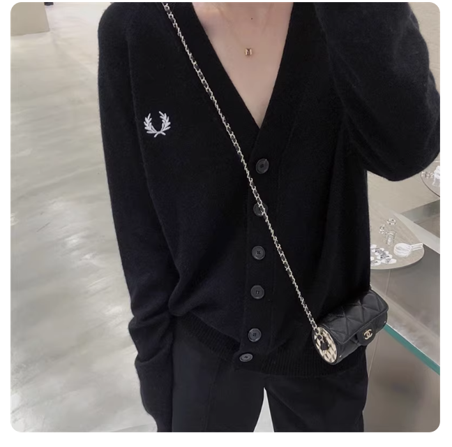 Autumn and winter V-neck black wool knitted cardigan women's loose slim wheat ear embroidered sweater jacket age-reducing outer wear trend