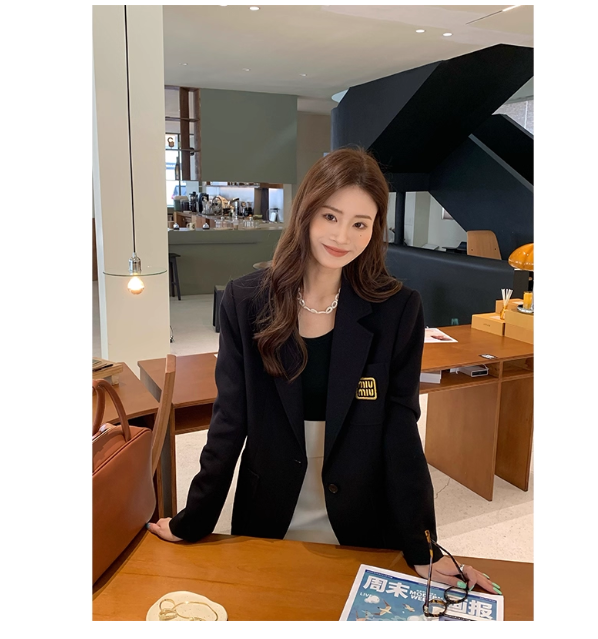 Suit jacket women 2024 spring new style casual temperament design niche super good-looking Korean suit MU home
