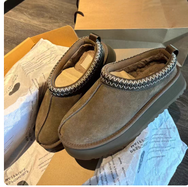 Sangpo Village Ethnic Style Thick-Soled Snow Boots for Women, Sheepskin and Fur Integrated, Closed-Toe Half-Slippers, Winter 2025 New Style Cotton Shoes