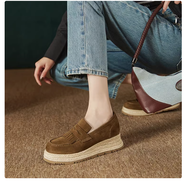 Thick-soled lazy platform shoes for women, genuine leather matte slip-on shoes, 2025 spring new round-toed high-heeled fisherman shoes