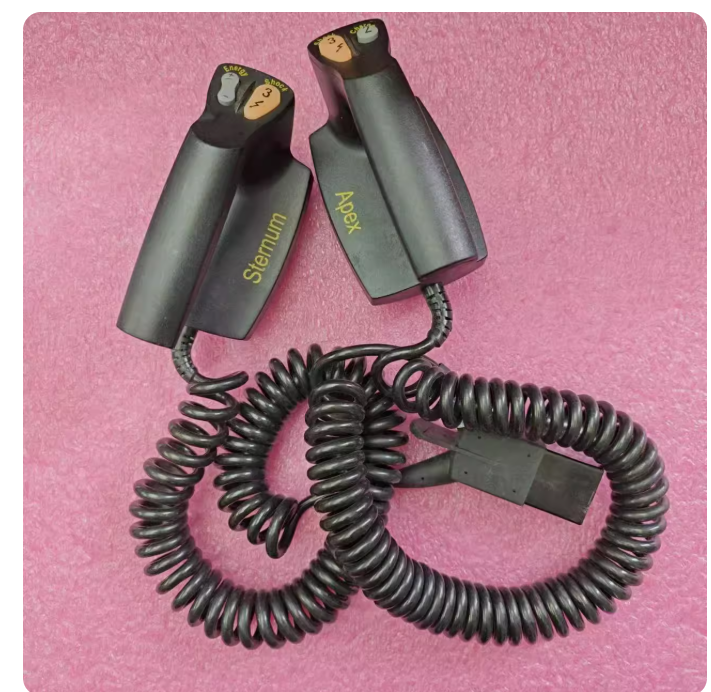 Innomed cardio-AID TM 200-B defibrillator handle accessories (Hungary)