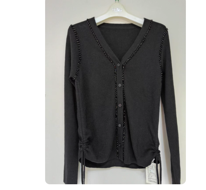 Boutique V-neck Merino wool blend knitted cardigan (size M)