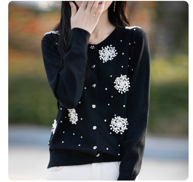 Heavy beaded knitted cardigan women's short jacket 2025 spring new long-sleeved worsted wool outerwear sweater