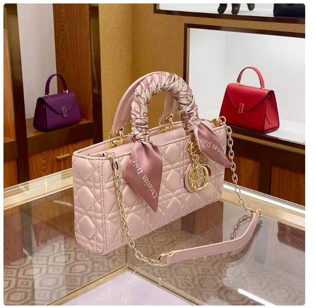 Bags for women 2025 new spring and summer light luxury high-end diamond chain bag crossbody handbag underarm horizontal version of Princess Diana bag