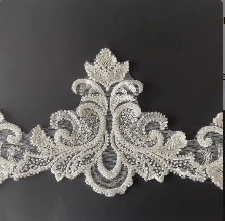 Factory Wholesale 18cm Scalloped Beaded Lace Trimmings for Dress