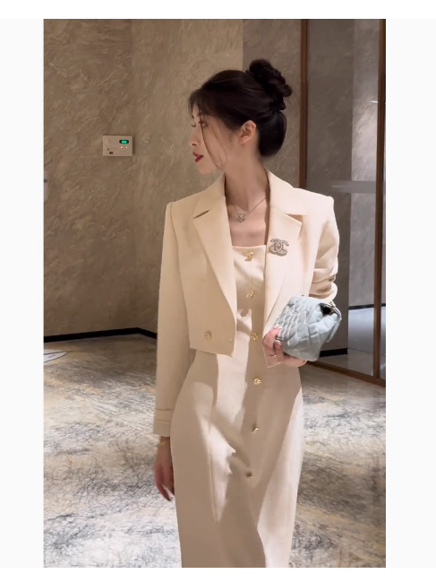 New autumn and winter models, capable and elegant women's clothing, high-end small dresses, celebrity temperament, small Chanel style suit and suspender skirt suit