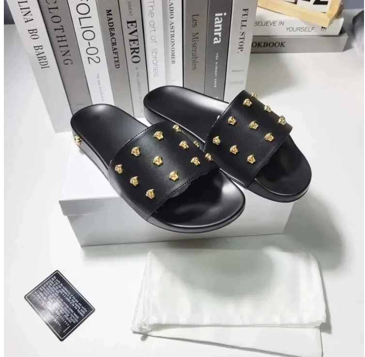 Ready-to-wear fashion slippers for men and women, non-slip summer wear, trendy home bathing slippers, men's beach sandals