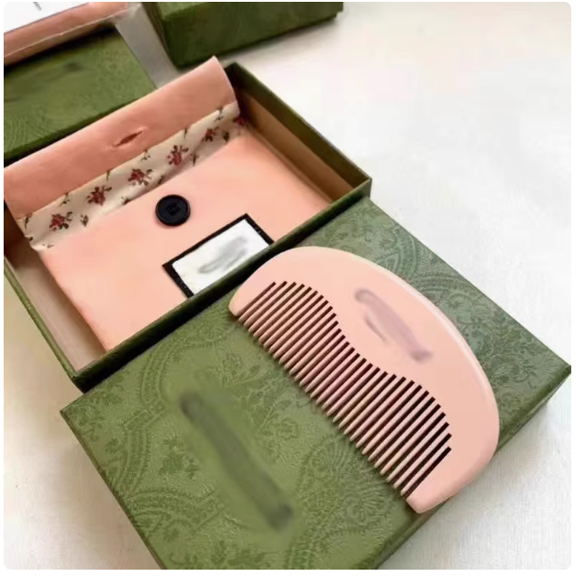 G home Lu Han same style wooden comb high value mini comb creative gift easy to carry pink peach wood comb