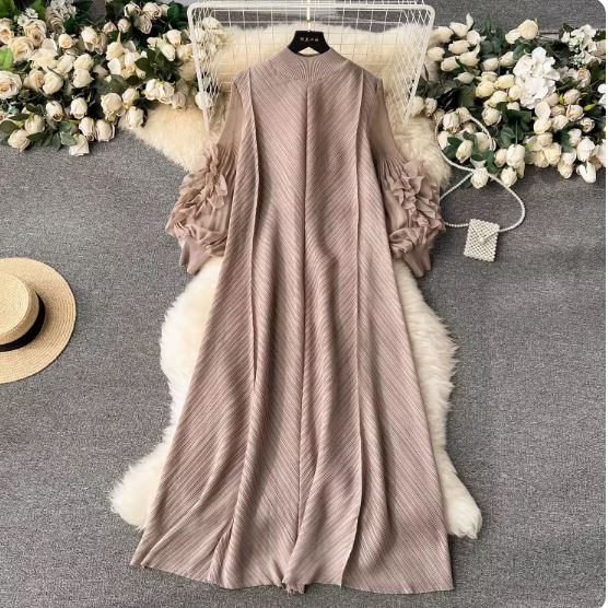 High-end elegant dress for women, niche, mature style, three-dimensional flower, loose, slimming and drapey, age-reducing European and American style long skirt