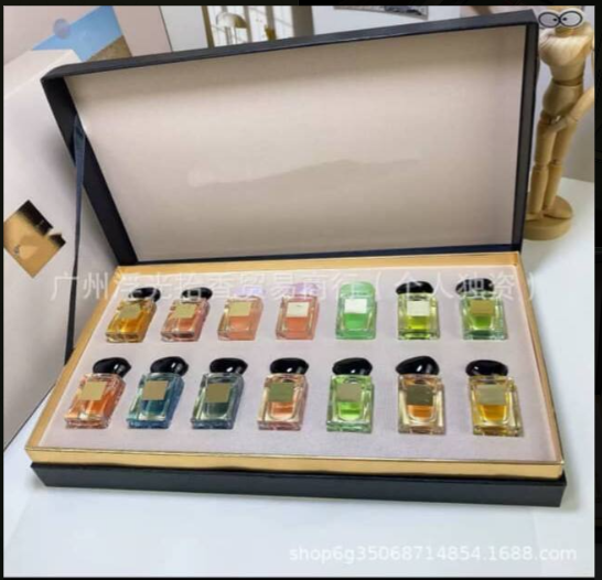 Cross-border big brand Vietnamese Q version perfume box heart-throbbing twelve-piece set small fragrance three or four-piece set long-lasting wholesale