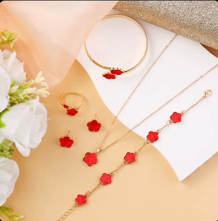 Lucky Flower Jewelry Set Gold Plated Bracelet Five Leaf Grass Necklace Ring Earring With Alloy Material