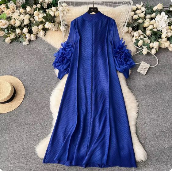 High-end elegant dress for women, niche, mature style, three-dimensional flower, loose, slimming and drapey, age-reducing European and American style long skirt