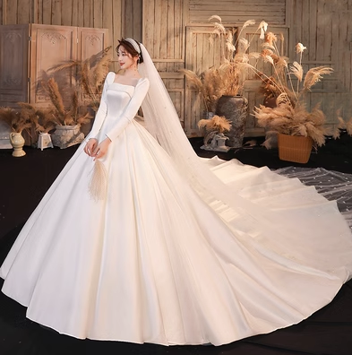 Wedding dress bride 2023 new temperament heavy industry satin main wedding dress go out yarn French trailing advanced sense evening dress