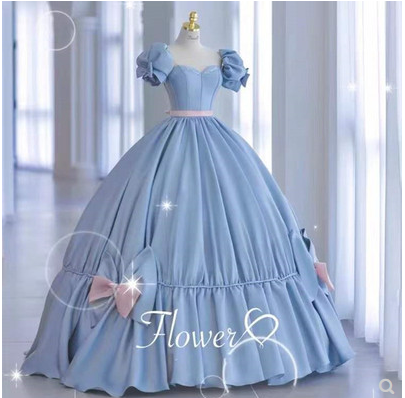 Photo studio theme clothing puff sleeve satin fluffy wedding dress retro photography photo dress light blue outdoor lawn