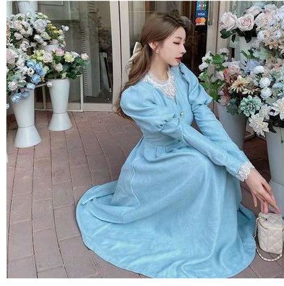 2023 French court style lace splicing fairy long skirt autumn new lady temperament waist waist western style jumpsuit