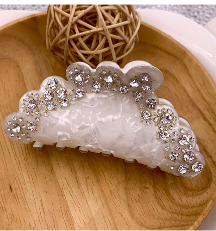 Luxury Black White Acetate Cloud Shape Crystal Pearl Hair Claw For Women Retro Geometric Hair Clip Hairpin Barrettes Accessories