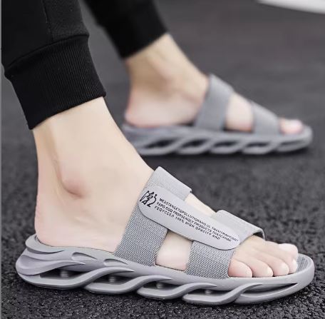 Summer slippers men's 2022 new men's outer wear flip flops sandals non-slip sandals