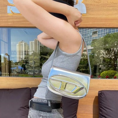 Spot niche bag women 2023 new summer high-end texture Jingdong bag Messenger mini small bag portable armpit bag