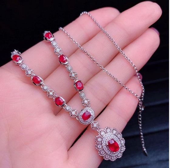 925 Silver Nutural Ruby Pendant Necklace Luxury High End Jewelry Designers Romantic Valentine Gifts Embellished with Diamond