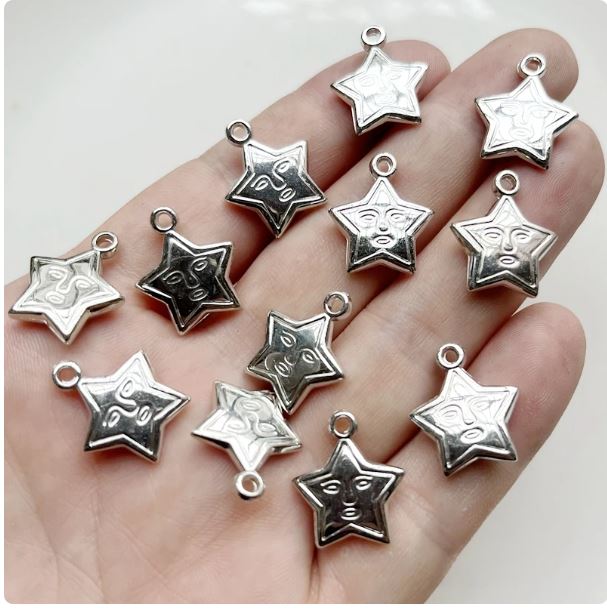 25 pieces/batch of charm pendants silver plated with five-star shape 16 * 19mm acrylic star beads DIY Jewellery design supplies