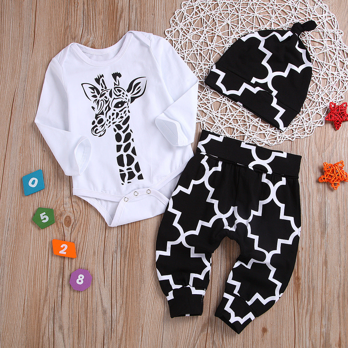 Children's Giraffe Print Crew Neck Romper Hat Three Piece Set