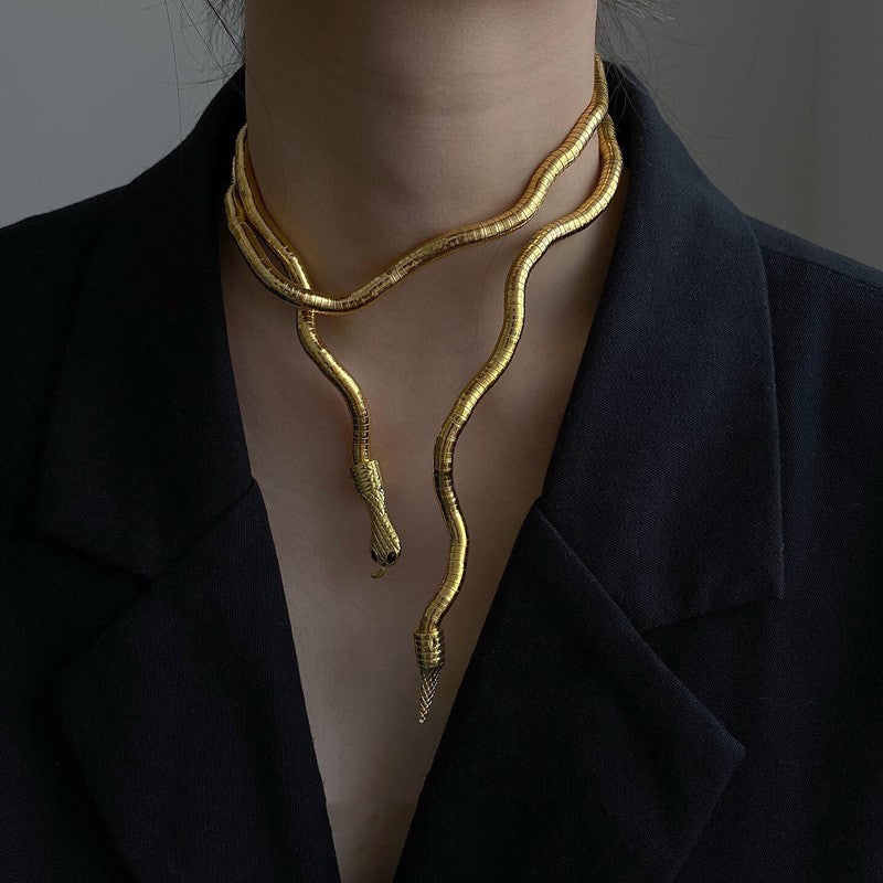 Dark earth cool serpentine necklace collar