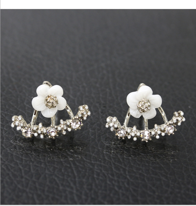 Small Daisy Flower Stud Earrings Chrysanthemum Earrings