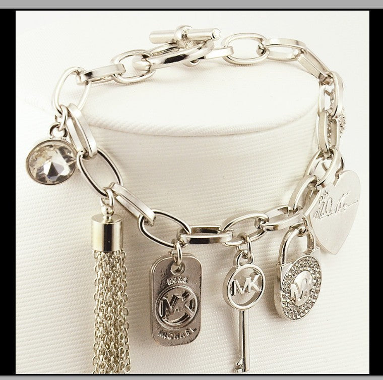 Fashion Variety Of Peach Heart Diamond Lock Bracelet