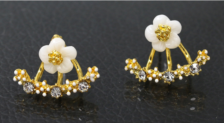 Small Daisy Flower Stud Earrings Chrysanthemum Earrings