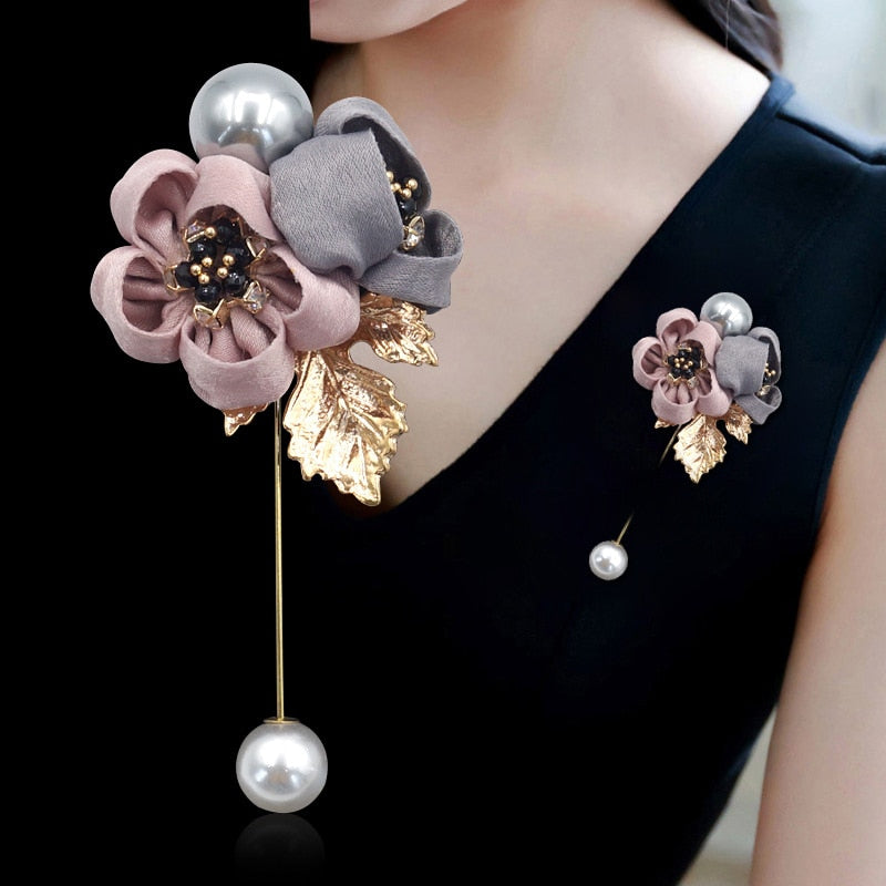 Pearl flower brooch