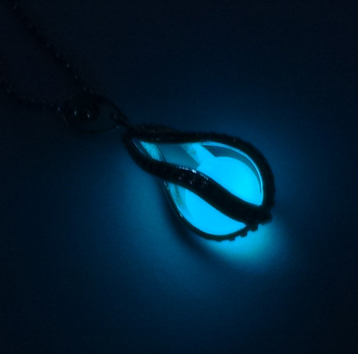 Fashion Night Glowing Spiral Drop Shape Necklace