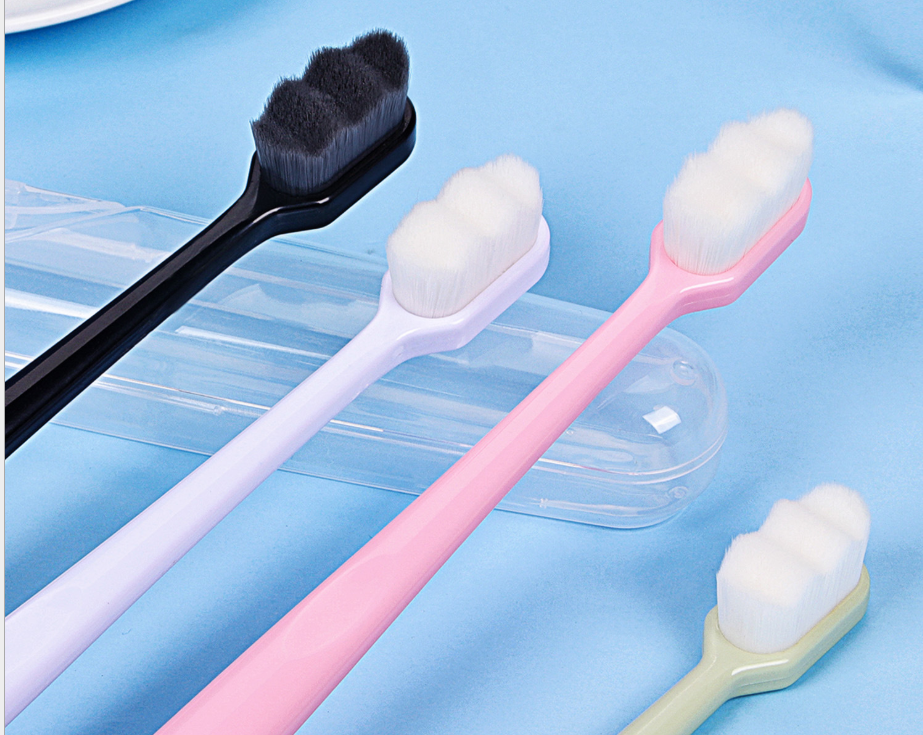 Flat toothbrushes for household use