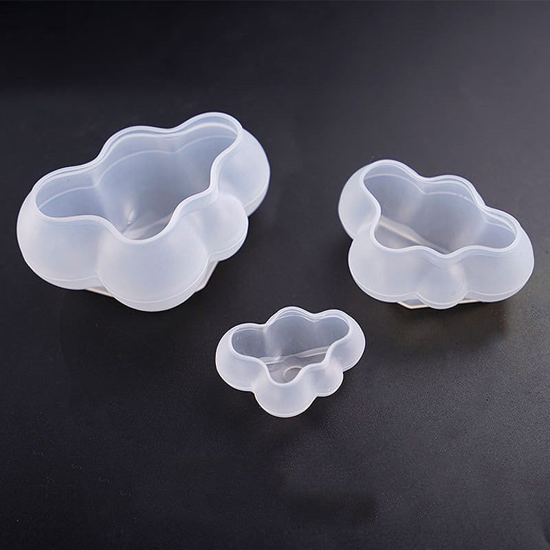 Three-dimensional cloud mold