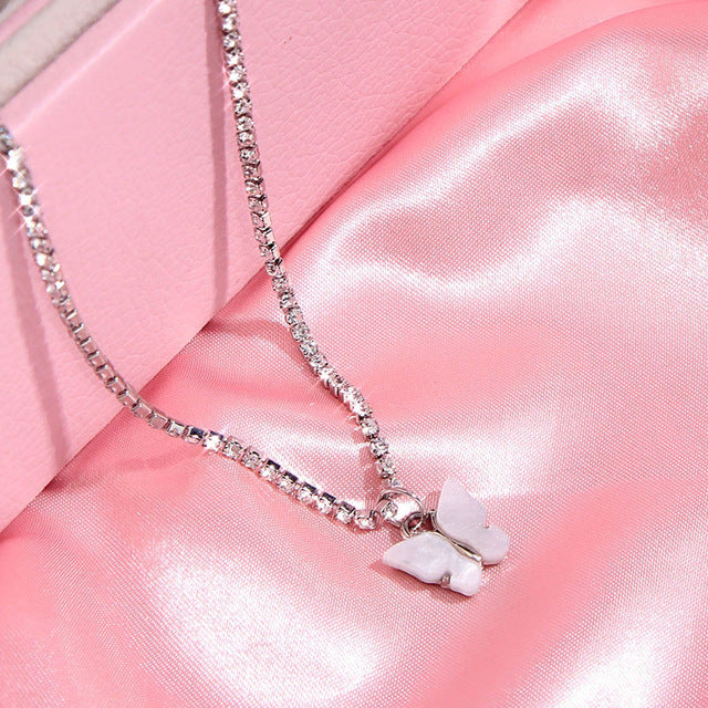 Butterfly clavicle chain