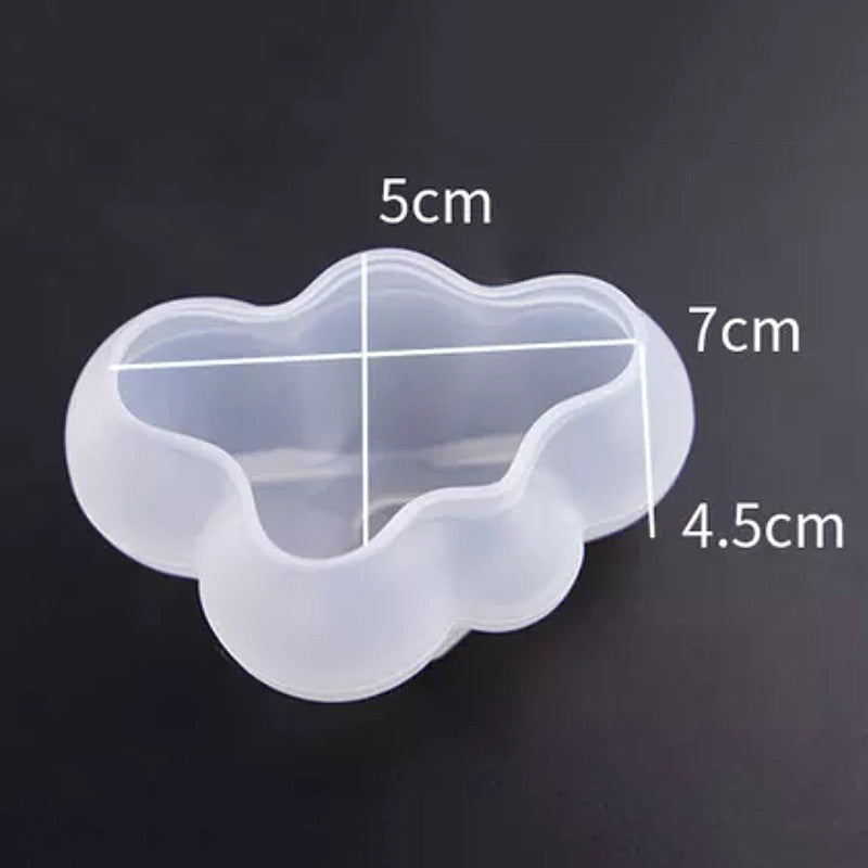 Three-dimensional cloud mold