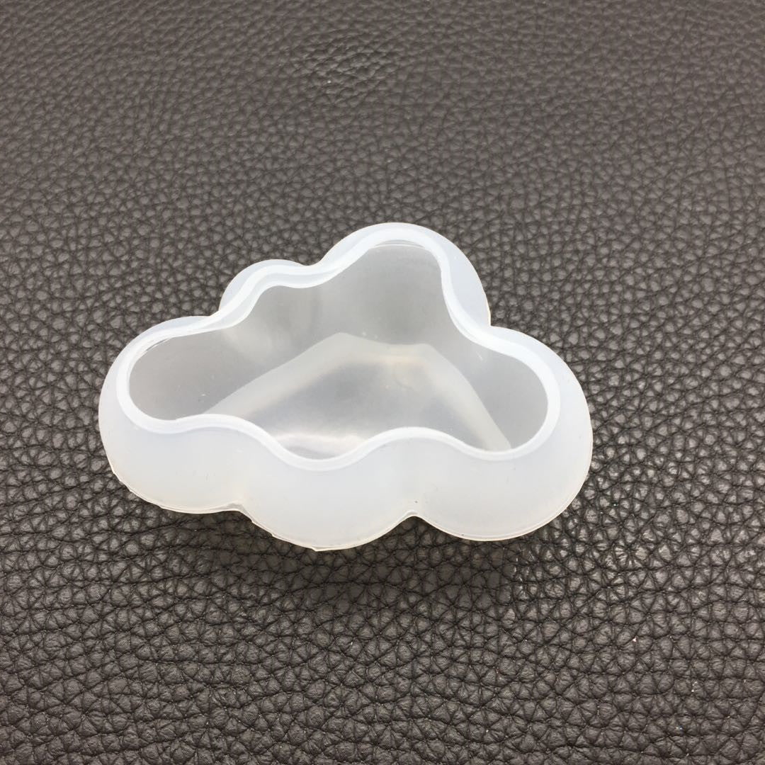 Three-dimensional cloud mold