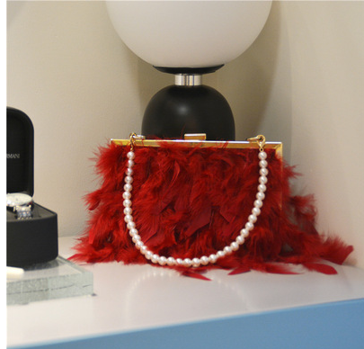 European and American cross-border women's bag new turkey feather dinner bag Messenger clutch bag feather pearl nightclub KTV chain bag