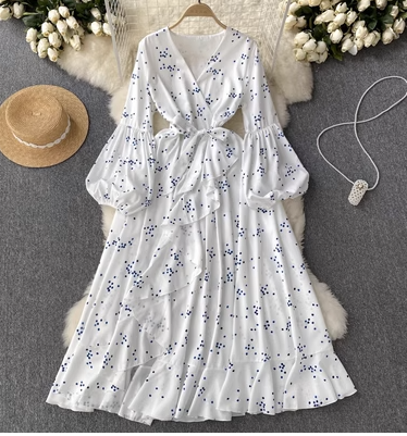 2023 spring new small fresh and sweet V-neck slim chiffon dress female French print fairy long skirt