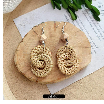 New Summer Bohemian Retro Vacation Grass and Rattan Woven Earrings Feminine Long Section Island Beach Wooden Earrings