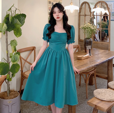 Large size French retro puff sleeve dress women's summer new square collar waist slimming Hepburn style long skirt