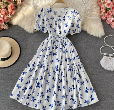 2021 summer new style female gentle wind tea break bellflower skirt French retro first love puff sleeve floral dress