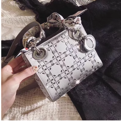 Diamond-encrusted mini Princess Diana bag portable Messenger small bag 2023 new banquet bag rhinestone fashion rhinestone sparkling bag female