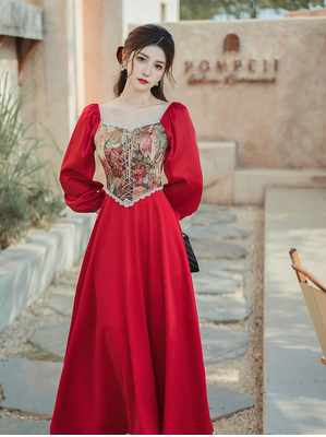 Early spring new French retro court style red oil painting dress engagement toast evening dress atmosphere skirt