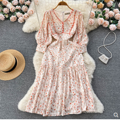 Spring and autumn sweet French temperament floral dress female V-neck puff sleeve waist slim pleated fairy dress