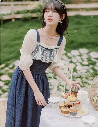 Aili 2022 summer new retro French girl jacquard lace waist temperament square collar sweet princess dress